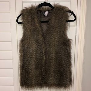 Faux fur brown vest size 2